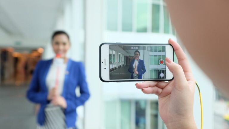 Add Mobile Video to Your Law Firm Content Marketing Strategy