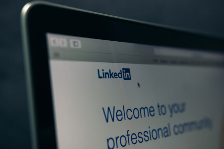 How Law Firms Can Utilize the LinkedIn Insight Tag