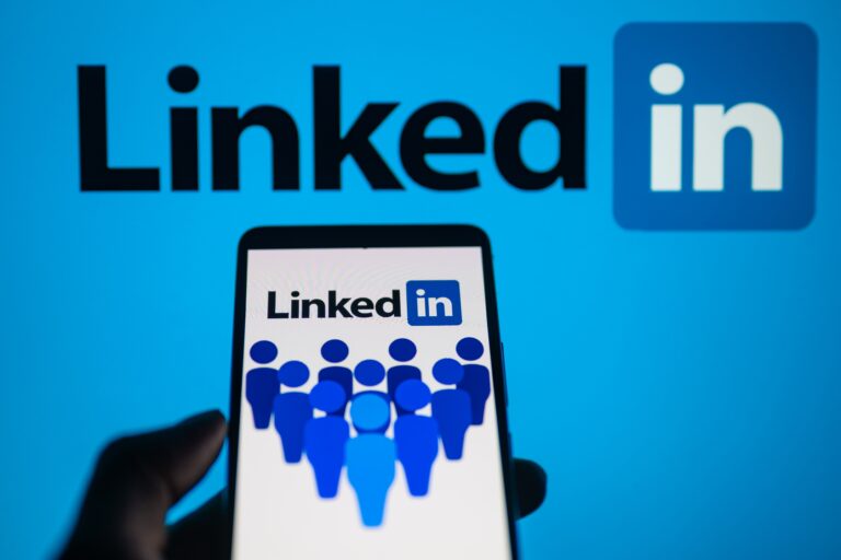 Enhancing Direct Engagement for Law Firms with LinkedIn Pages Messaging